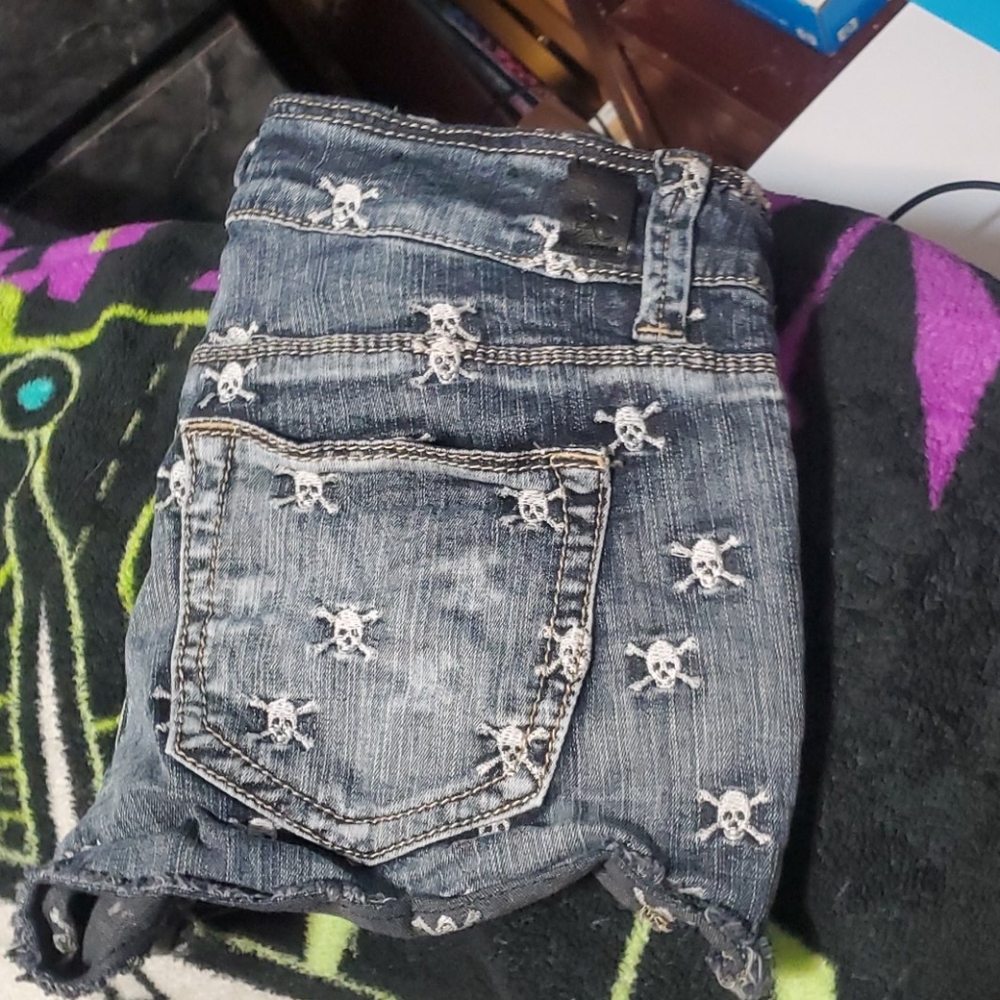 Skull stitch shorts